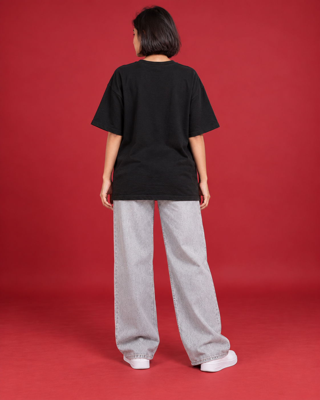 CHERRY SIGNAL women's black oversized tee plain back