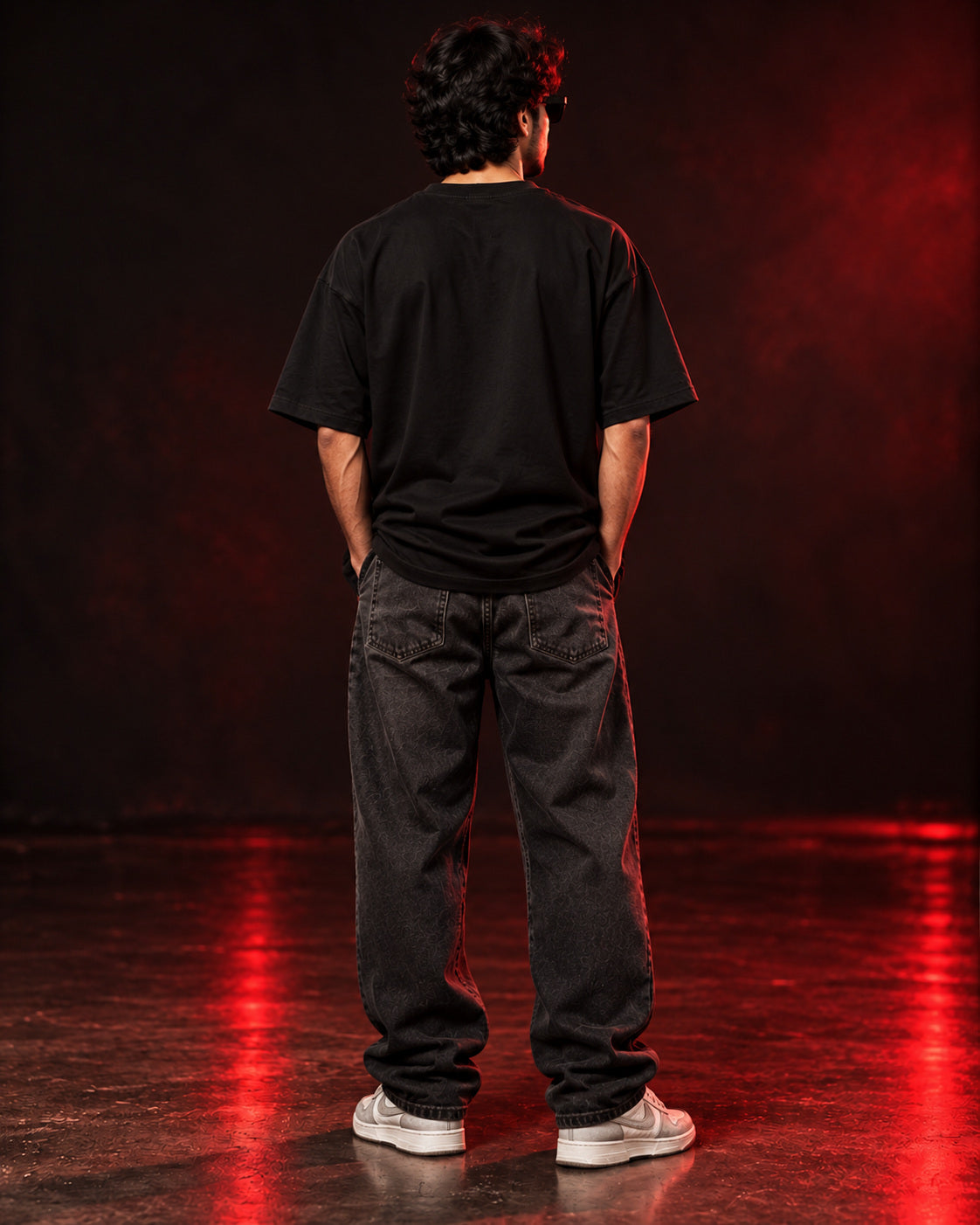 Plain back view of black oversized tee