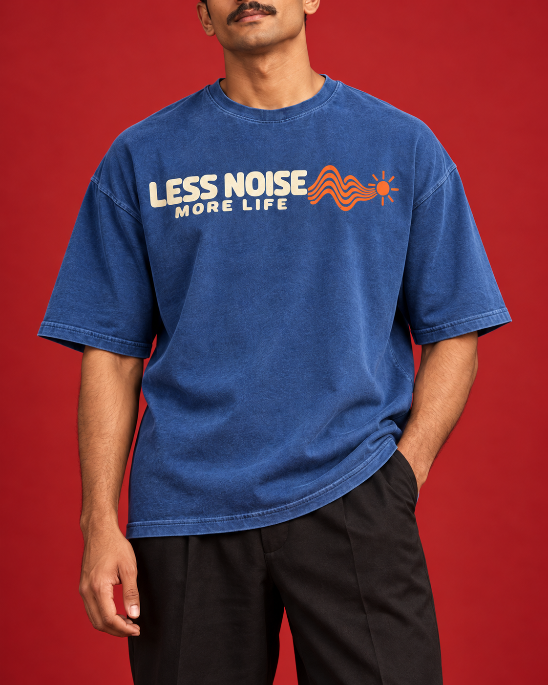 LESS NOISE MORE LIFE wide upper chest print close-up