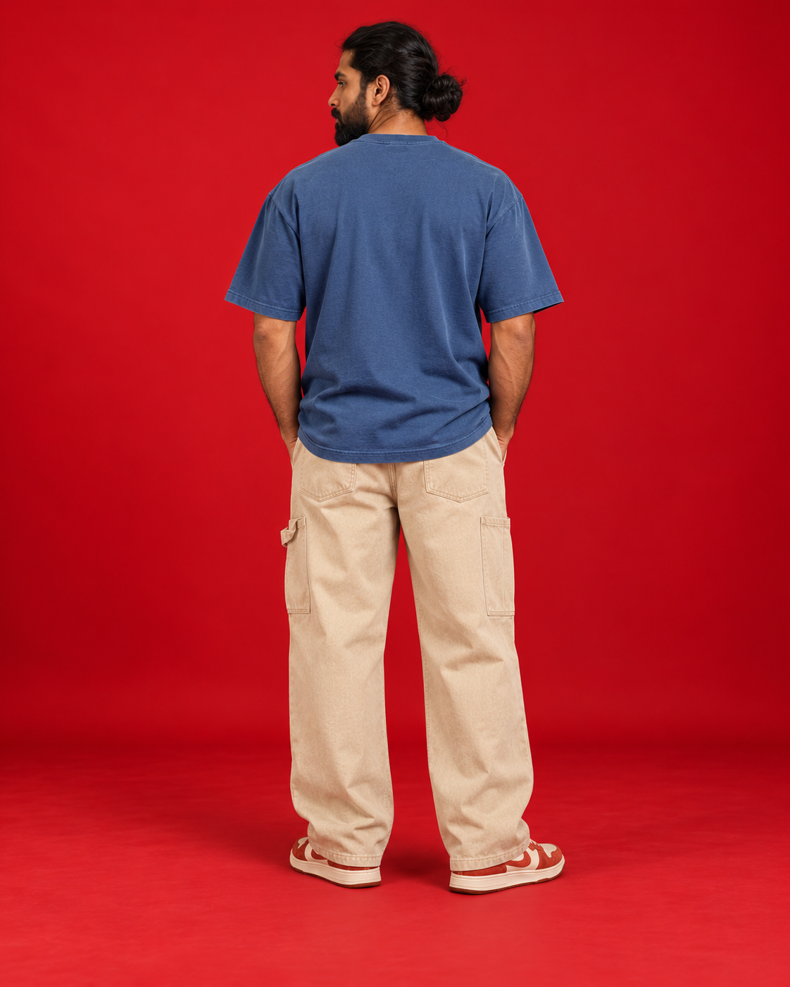 RANGDA blue oversized T-shirt plain back view red studio