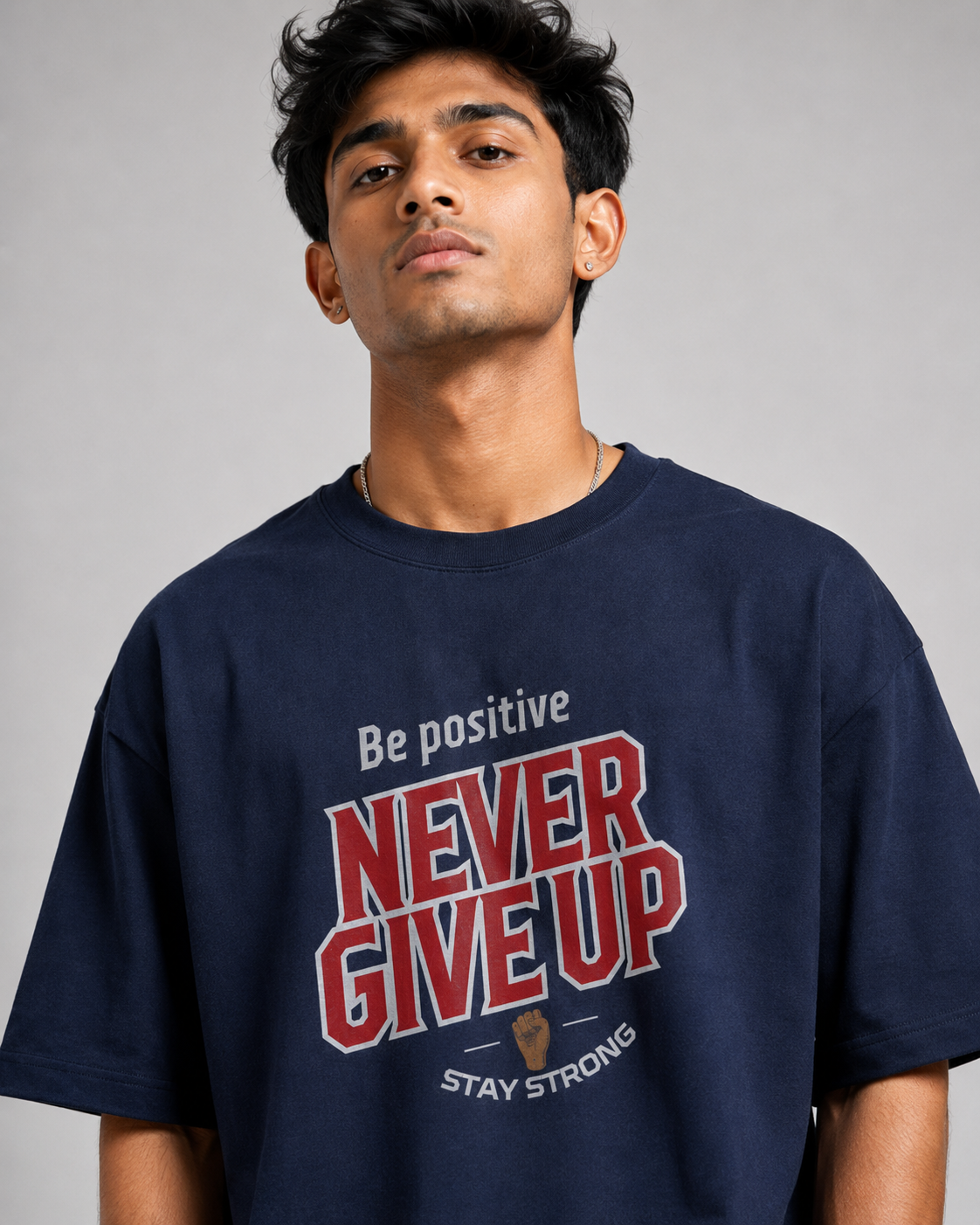 NEVER GIVE UP OVERSIZED T-SHIRT