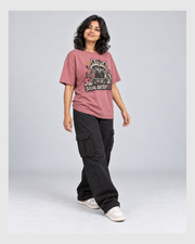 SOCIAL BATTERY 1% OVERSIZED T-SHIRT three-quarter pose